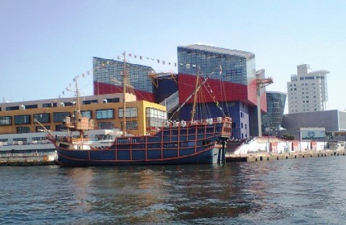 帆船型観光船サンタマリア号