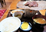 「山びこ」の飛騨牛朴葉味噌定食(1500円)