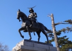 仙台城跡と言えばこれが有名、伊達政宗騎馬像