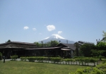 忍野八海から見える富士山