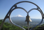 幸せの鐘から見る富士山