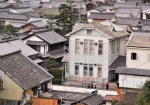 町立竹原書院図書館（現・歴史民俗資料館）。1930(昭和５)年築。古い日本家屋の街並みの中に擬洋風の建築が特徴的です