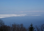 流氷のオホーツク海（白い帯状が流氷）