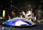 筑波宇宙センター常設展。大きな青い地球儀が目を引きます
