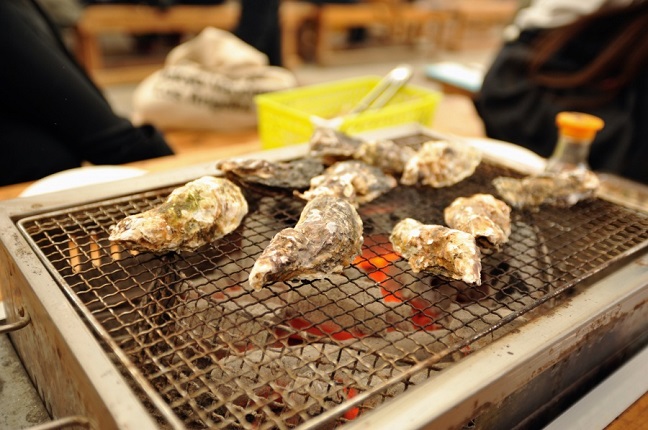 糸島半島の牡蠣小屋