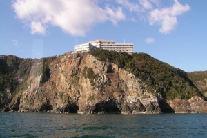 ホテル浦島山上館と洞窟