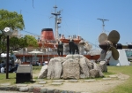 タロ・ジロの像