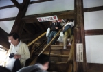 犬山城内の急な階段
