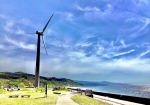 日本海と風車で