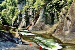 はんにゃ岩です。