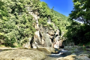 はんにゃ岩です