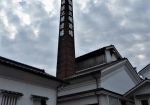 煉瓦で作られた煙突がアチコチにあり、酒蔵通りに華を添えています