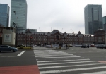 横に長くて全景が撮れない…／東京駅