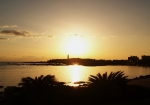 夕陽に包まれる「野島崎」と「野島崎灯台」