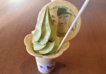 モアイは南三陸の象徴。お茶屋さんで食べられる「モアイソフトクリーム」。