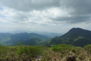 由布岳と周辺の山々