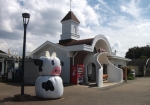 野辺山駅とマスコットの牛ちゃん