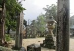 隣の松江神社