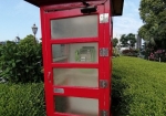 実際に使われているという木製の電話ボックス