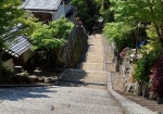 神社前の急な階段
