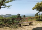 展望台。休憩用のベンチ完備